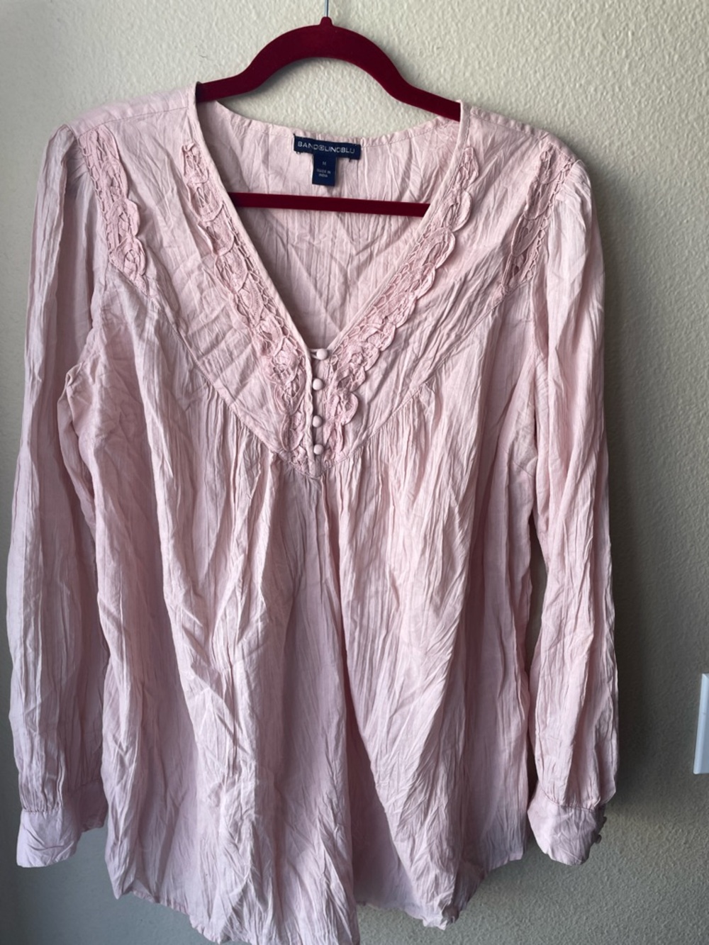 100% Cotton Pale Pink Bandolino Lace Accents V-Nek Button Blouse M Made in India